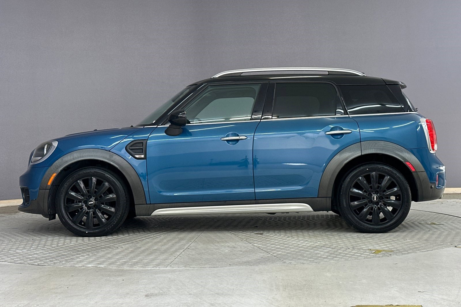 Used 2017 MINI Cooper Countryman image 2