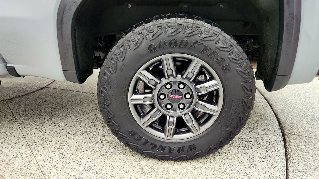 Used 2024 GMC Sierra 1500 AT4X AWD/4WD image 10