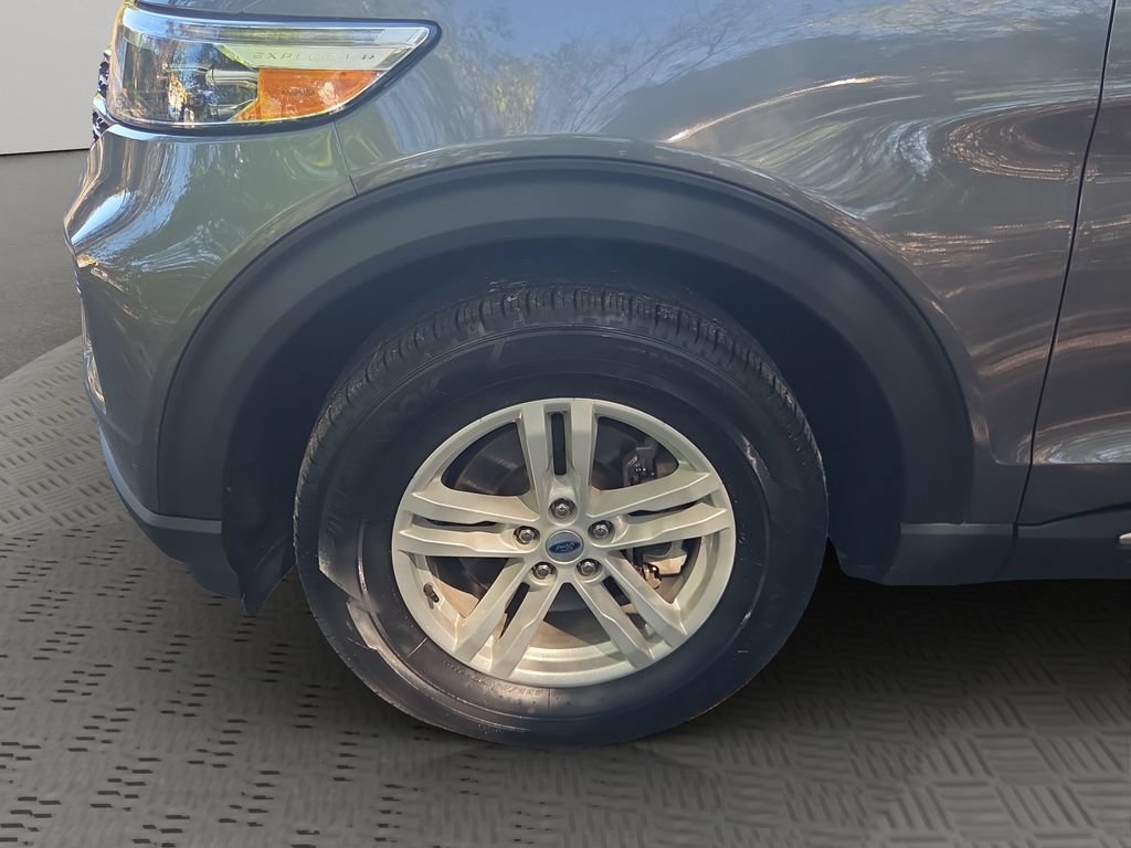 Used 2024 Ford Explorer XLT AWD/4WD image 17