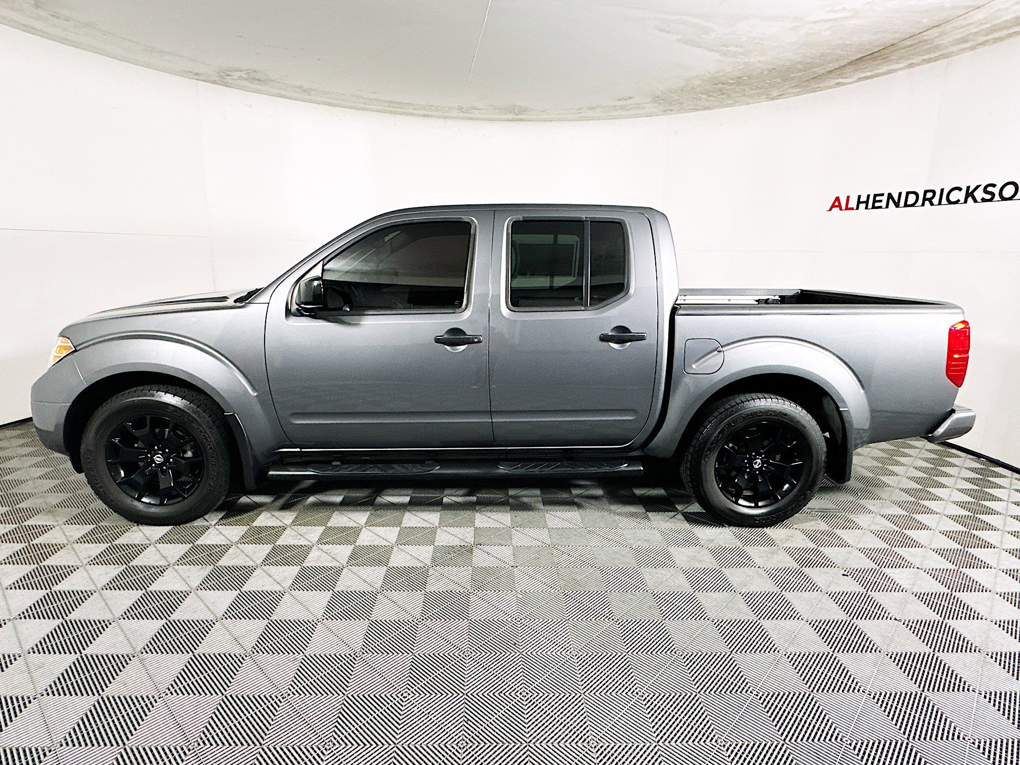 Used 2020 Nissan Frontier SV w/ Midnight Edition Floor Mats image 6