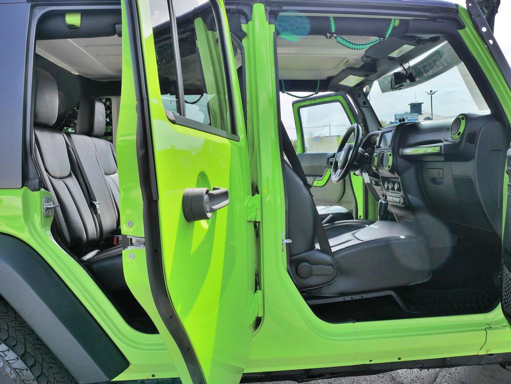Used 2013 Jeep Wrangler Unlimited Sahara AWD/4WD image 10