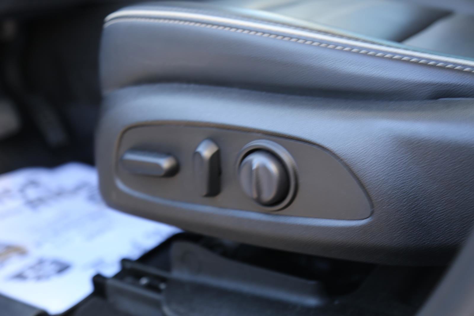 Used 2021 GMC Acadia Denali image 9