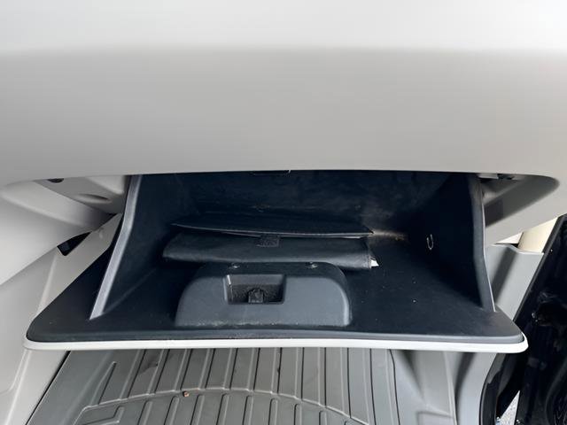 Used 2013 Volkswagen Routan SE image 34