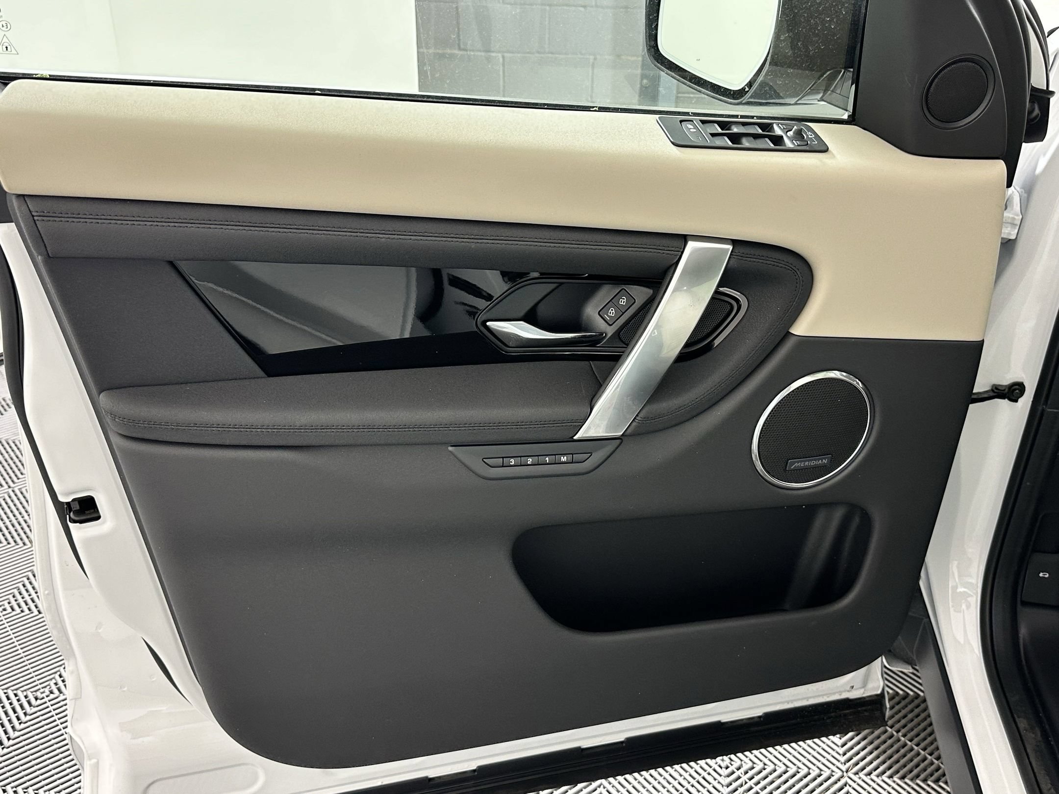 Certified 2025 Land Rover Discovery Sport S AWD/4WD image 10
