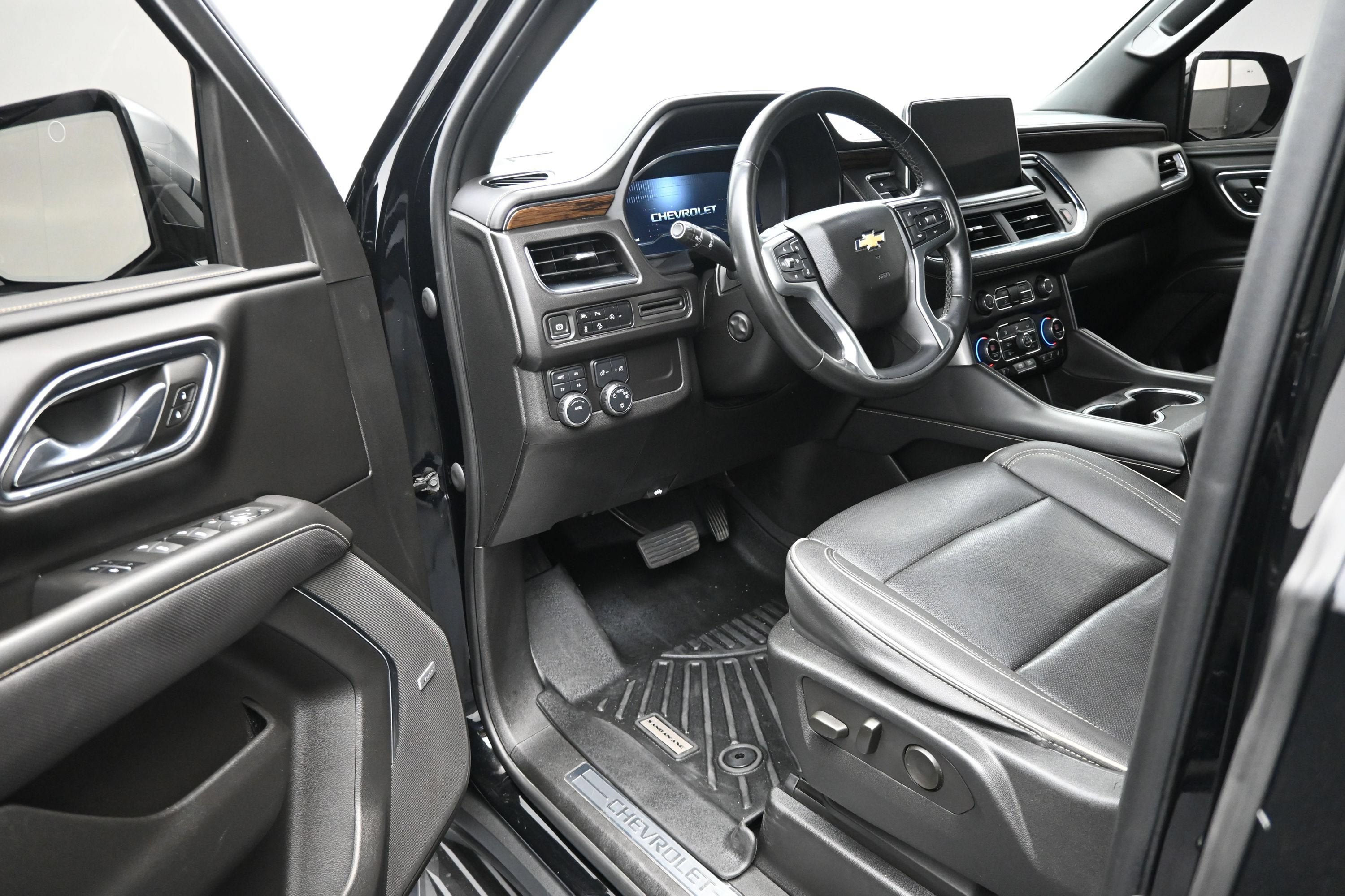 Used 2023 Chevrolet Suburban Premier AWD/4WD image 9