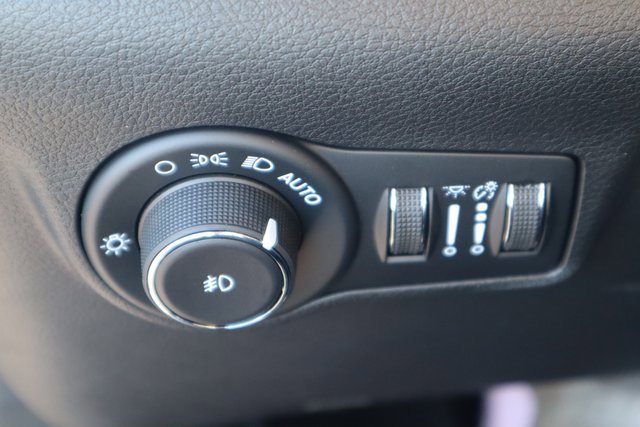 New 2026 Jeep Compass Latitude image 7