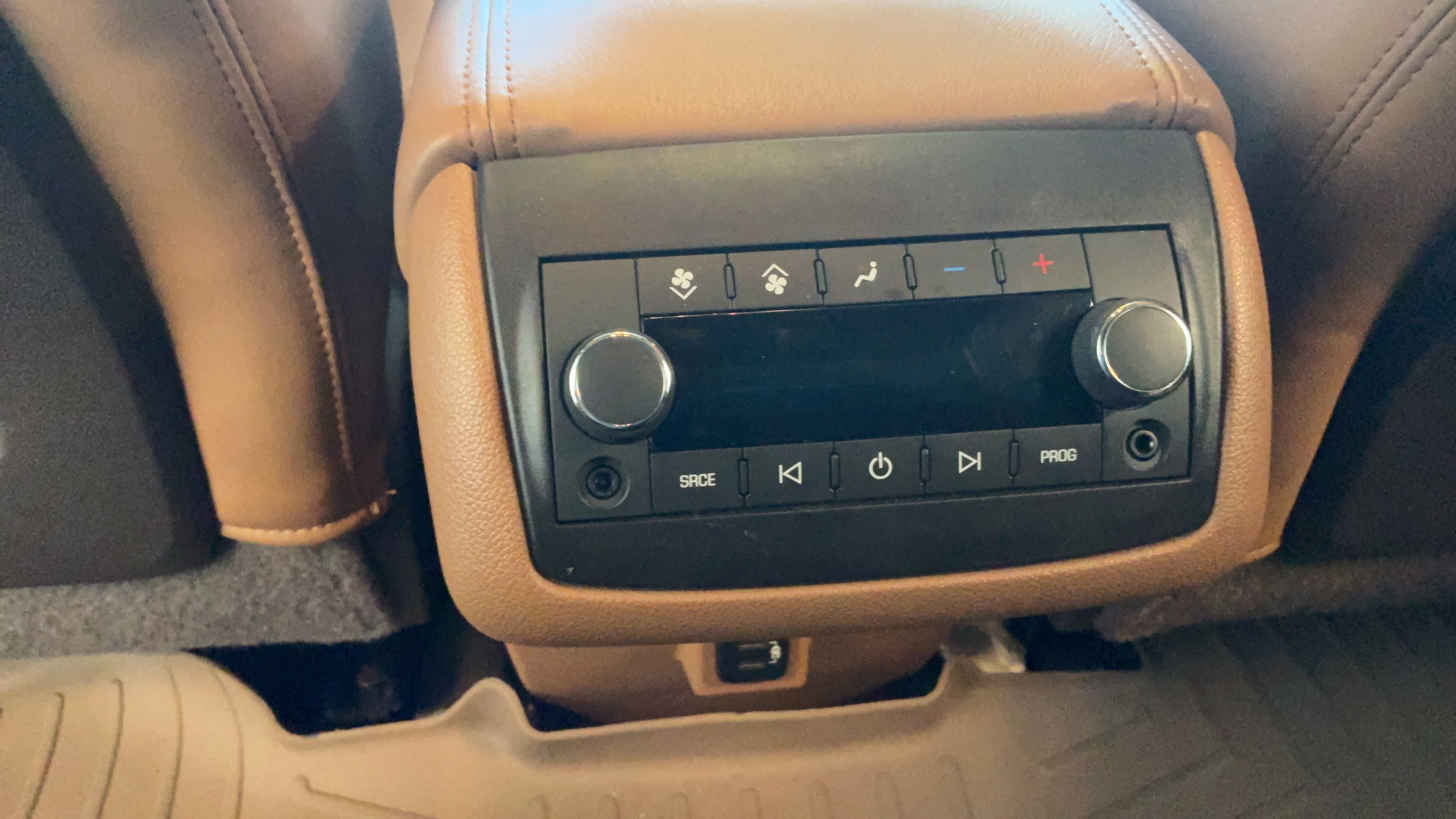Used 2016 Buick Enclave Premium w/ Experience Buick Package FWD image 29