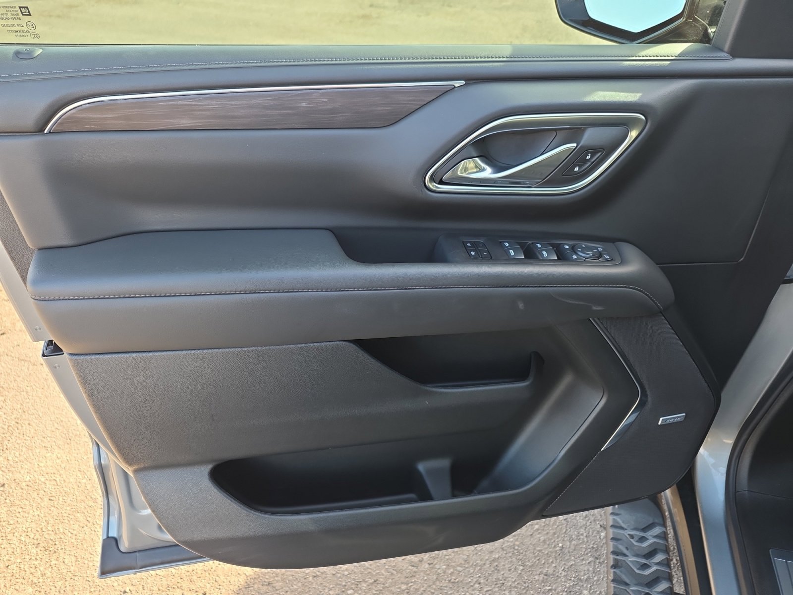 Used 2024 Chevrolet Tahoe Z71 w/ Luxury Package image 14