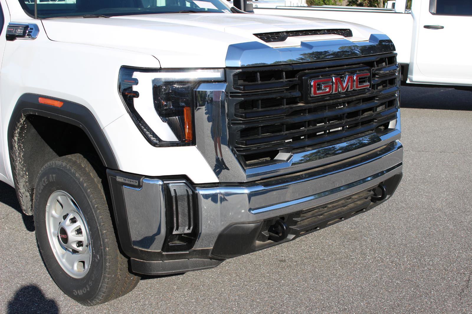 New 2024 GMC Sierra 2500 Pro image 9