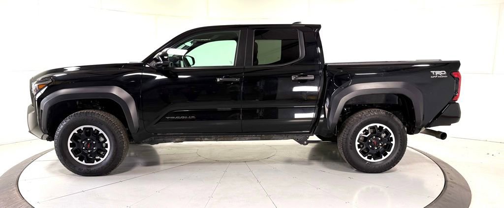 Used 2024 Toyota Tacoma TRD Off-Road image 7