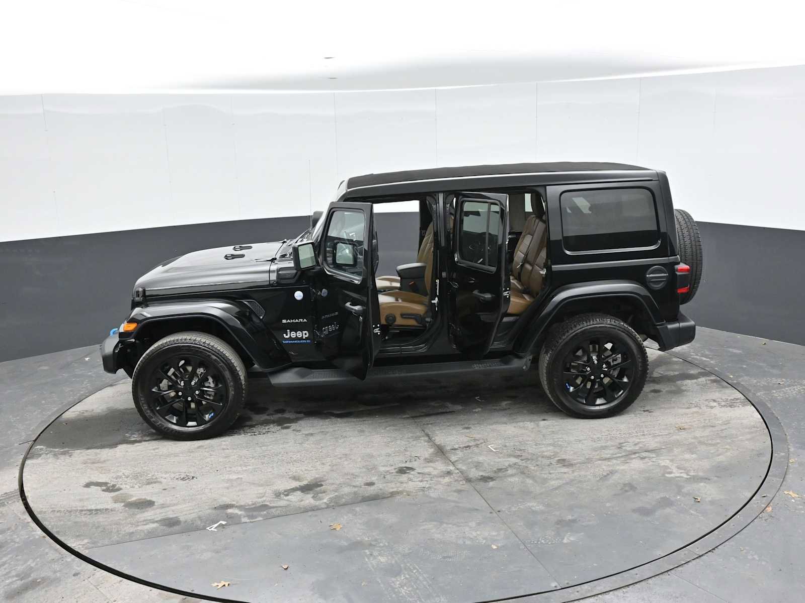 Used 2023 Jeep Wrangler Sahara w/ Cold Weather Group image 49