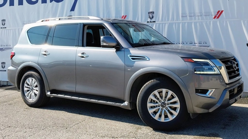 Used 2023 Nissan Armada SV image 3