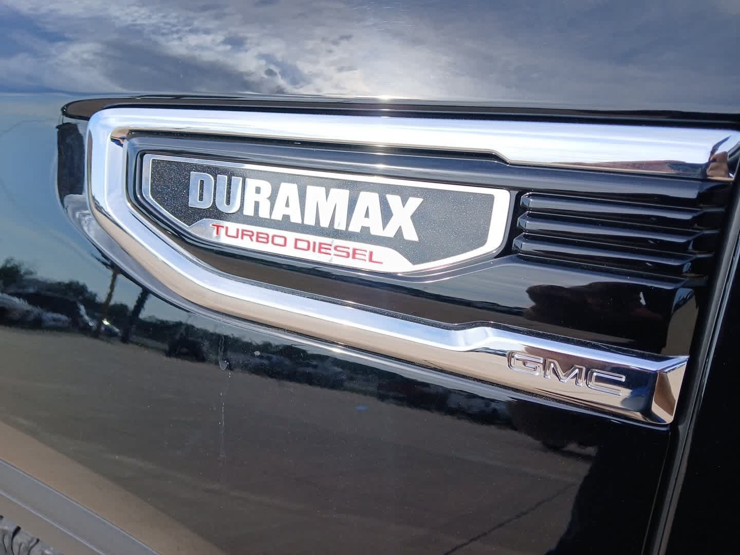 Used 2024 GMC Sierra 1500 SLT w/ SLT Premium Package AWD/4WD image 3
