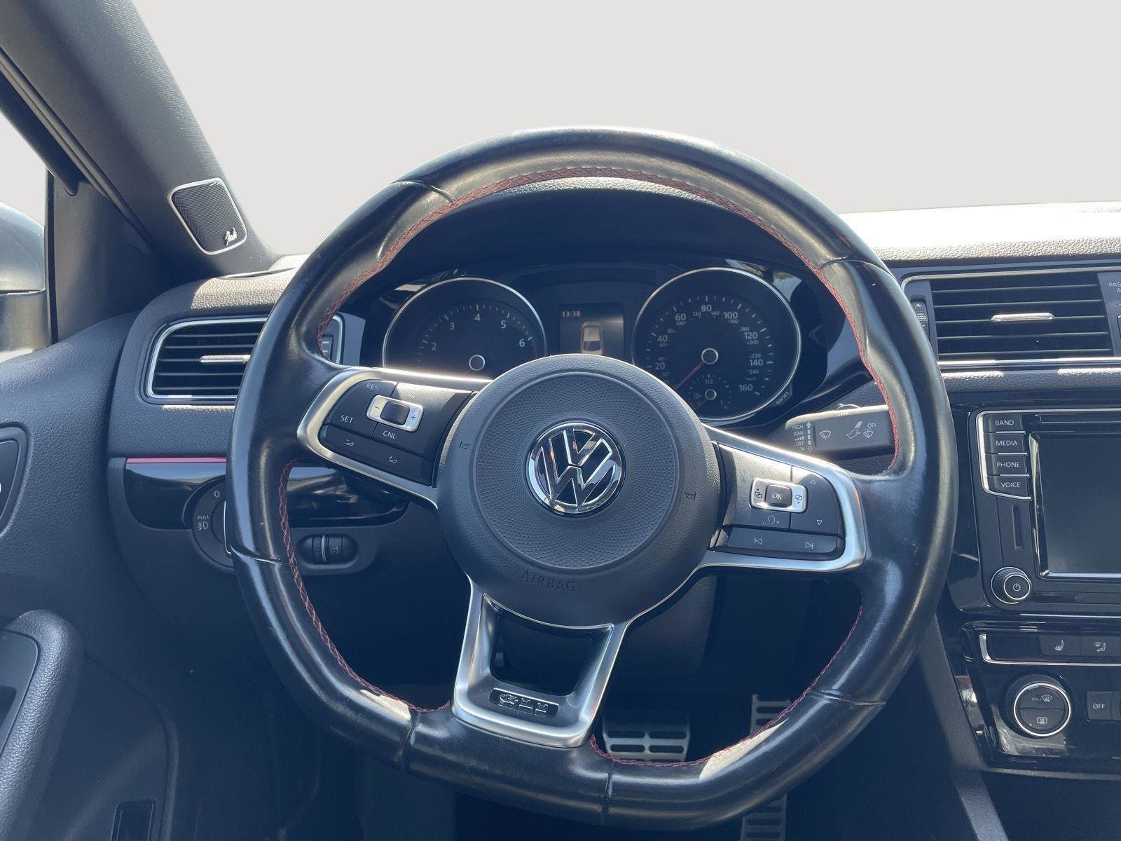 Used 2017 Volkswagen Jetta GLI FWD image 25