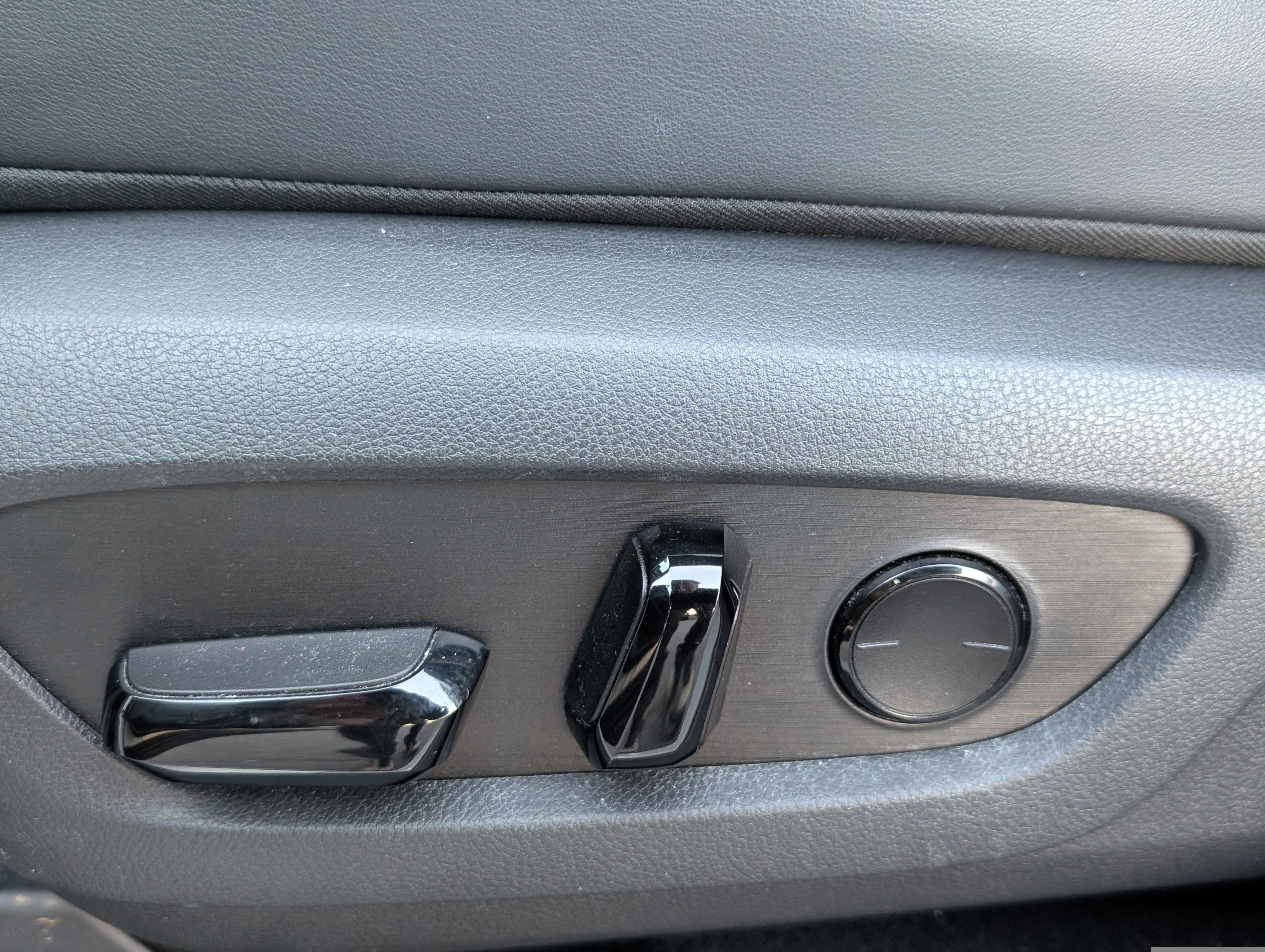 Used 2023 Lexus RX 350 Premium Plus w/ Accessory Package image 21