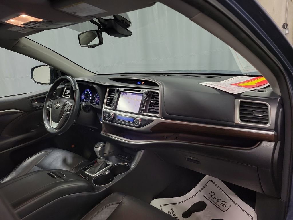 Used 2015 Toyota Highlander Limited image 30
