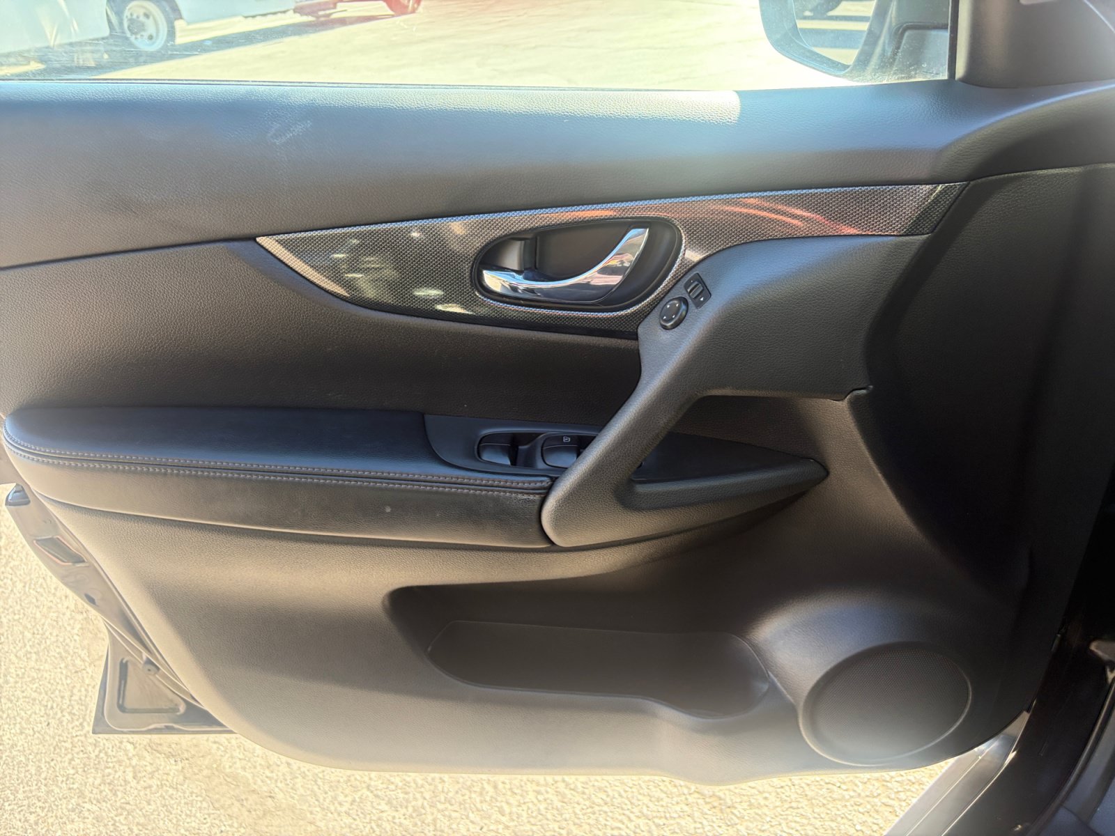 Used 2015 Nissan Rogue SL w/ SL Premium Package AWD/4WD image 22