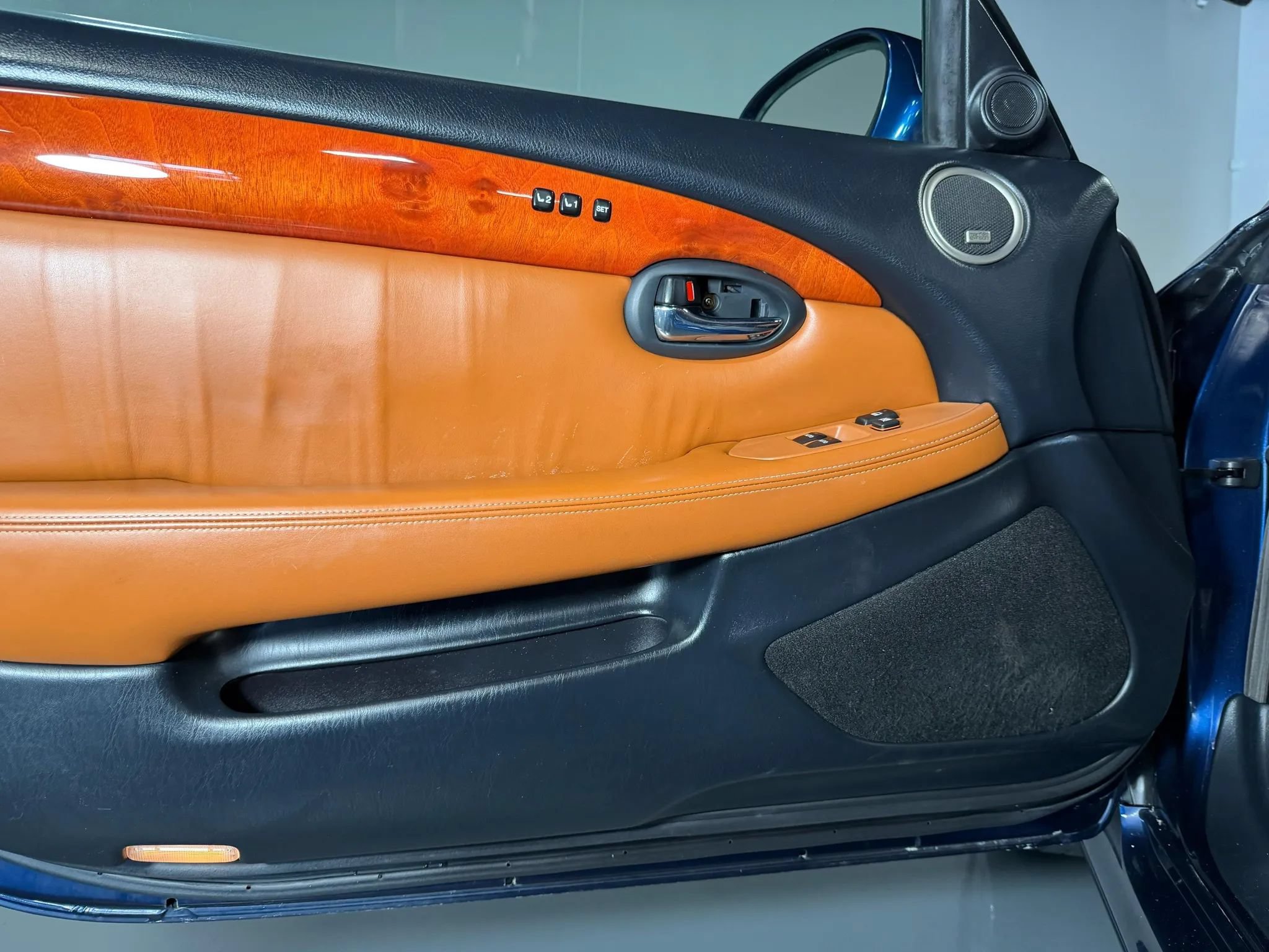 Used 2004 Lexus SC 430 Convertible RWD image 27
