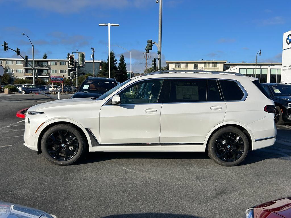 New 2027 BMW X7 xDrive40i w/ Premium Package AWD/4WD image 2