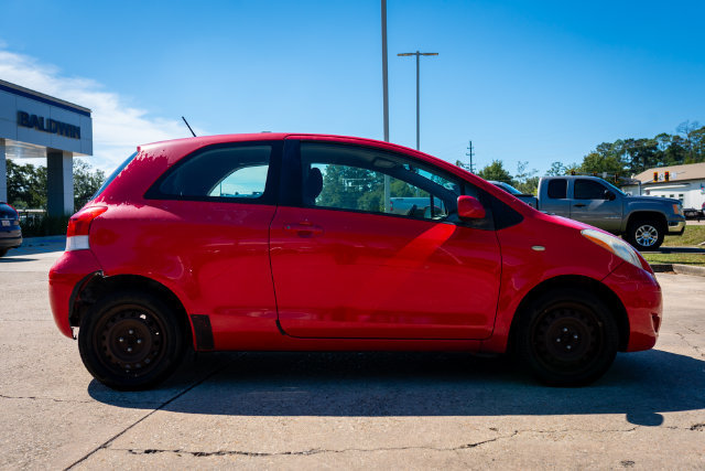 Used 2009 Toyota Yaris 2-Door Hatchback FWD image 19