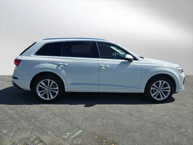Used 2025 Audi Q7 2.0T Premium w/ Convenience Package image 2