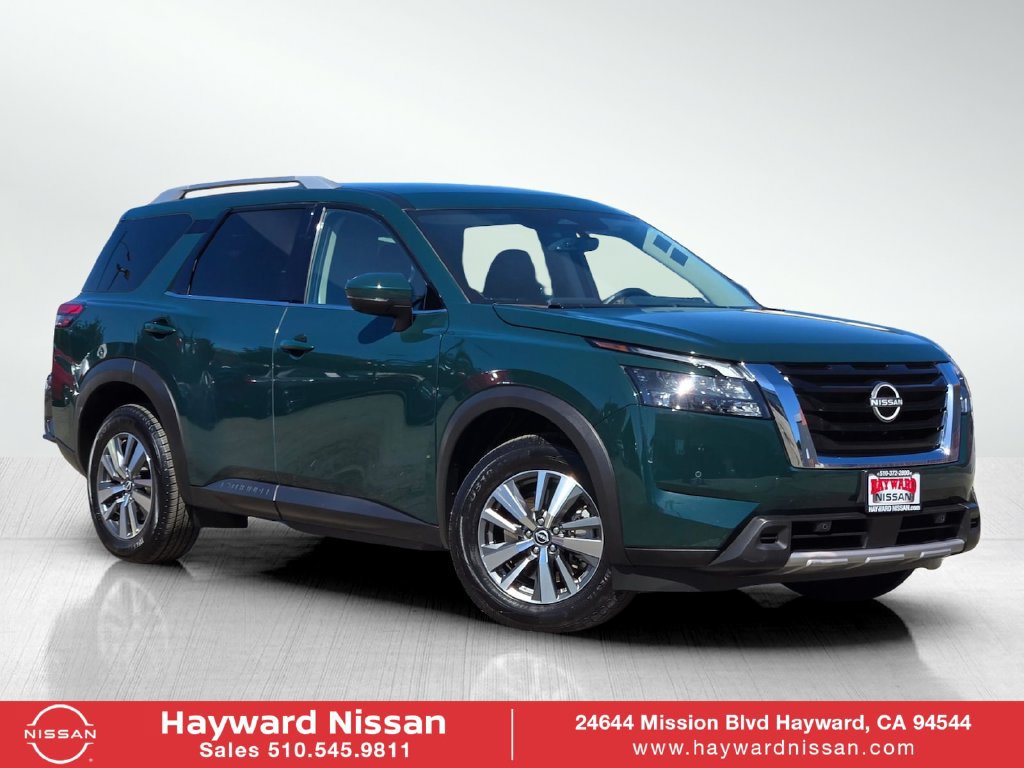 Used 2025 Nissan Pathfinder SL