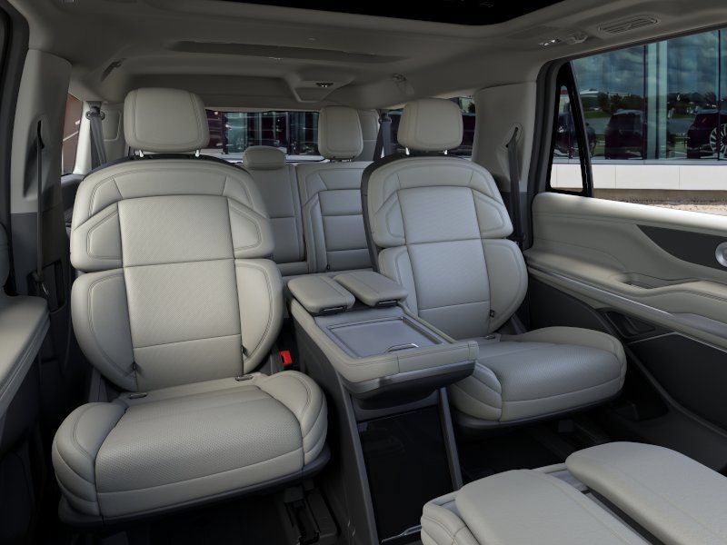 New 2026 Lincoln Navigator L Reserve AWD/4WD image 11