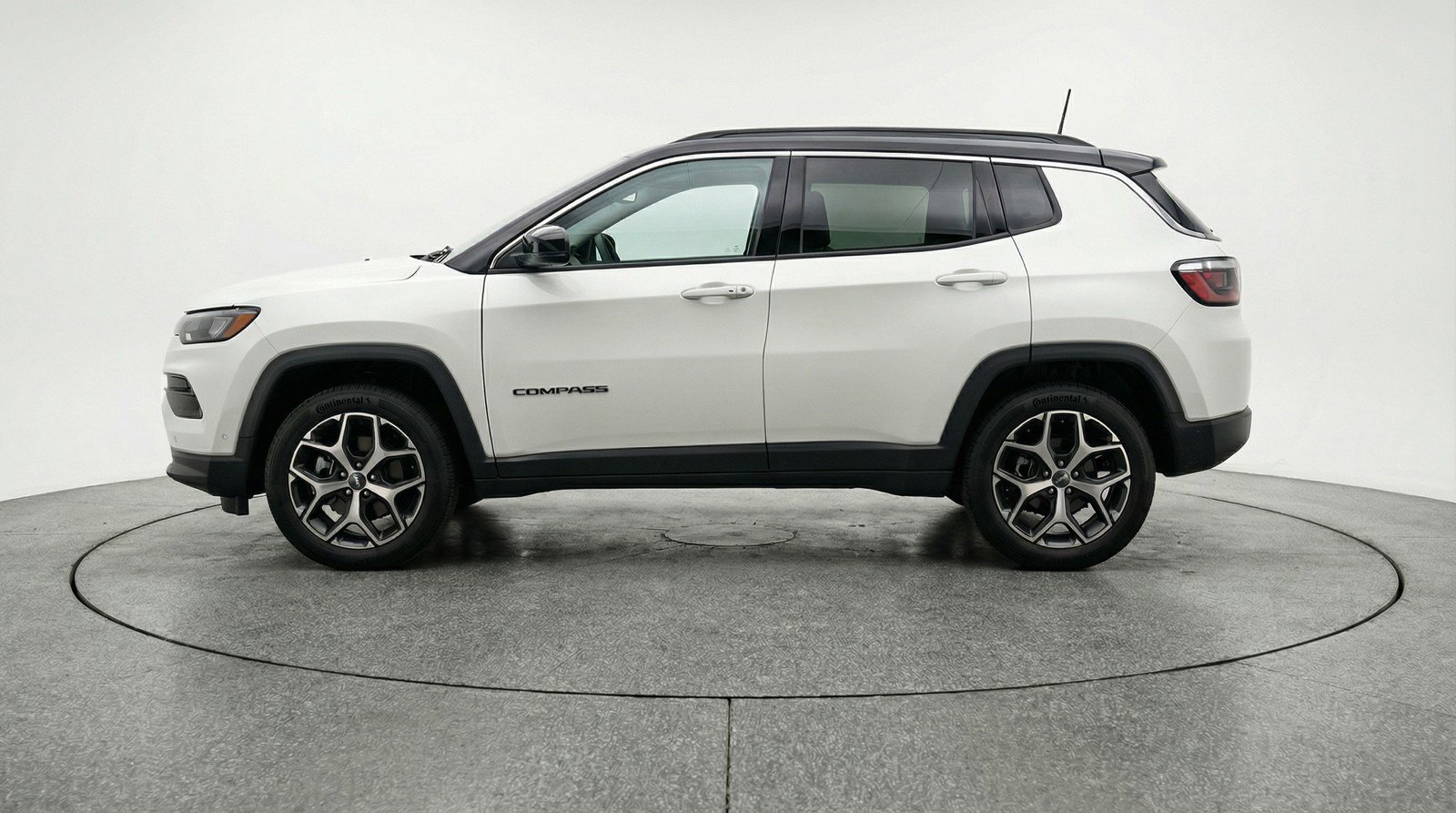 Used 2025 Jeep Compass Limited image 5