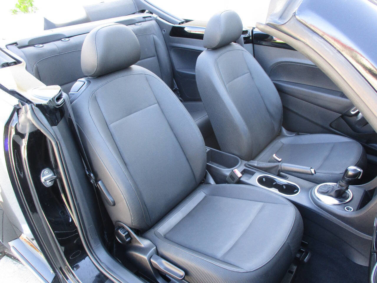 Used 2013 Volkswagen Beetle 2.5 FWD image 68