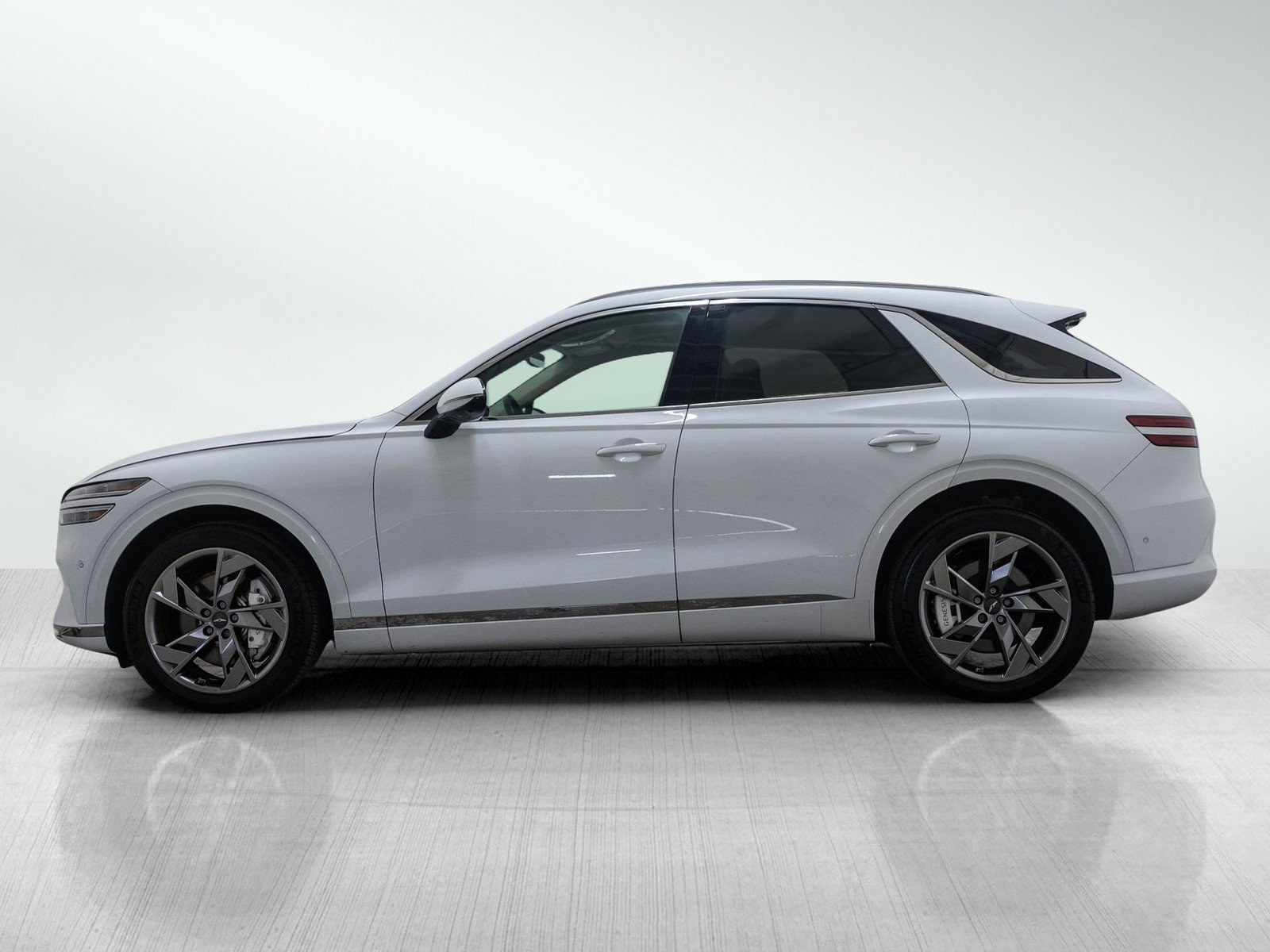 Used 2024 Genesis Electrified GV70 w/ Prestige Package AWD/4WD image 3