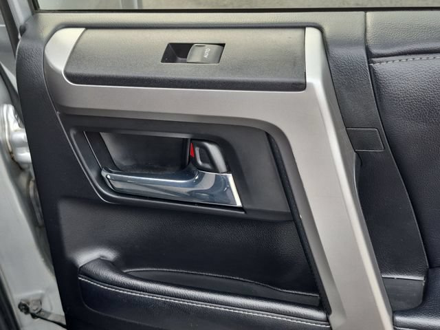 Used 2017 Toyota 4Runner SR5 RWD image 32