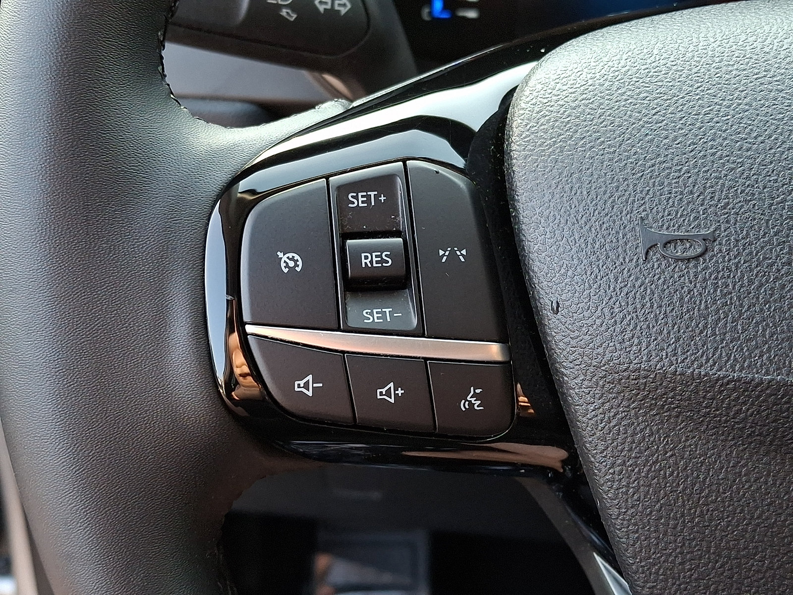 Used 2023 Ford Escape Active AWD/4WD image 23