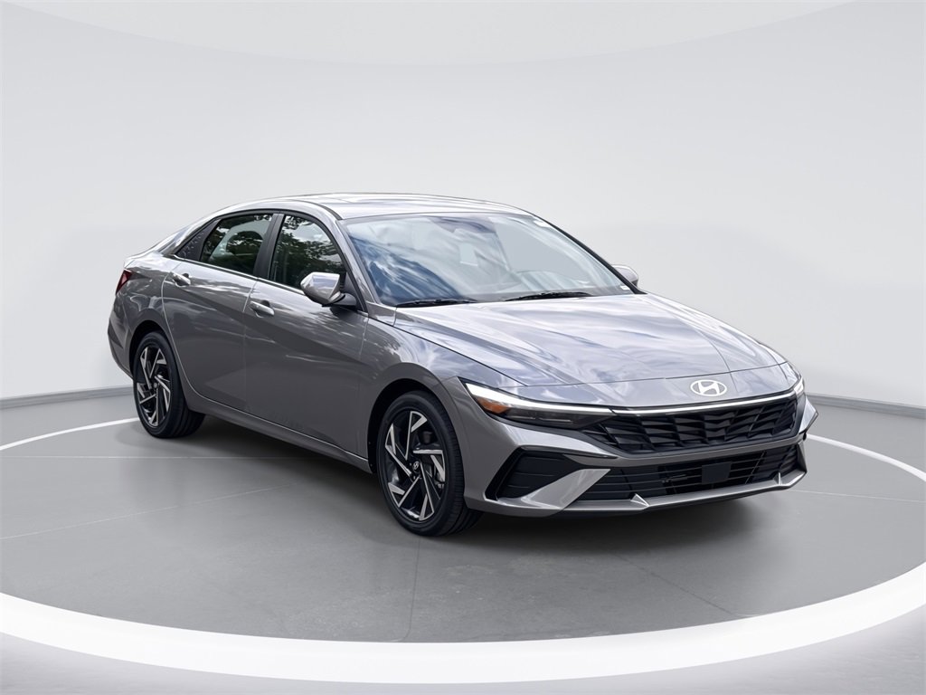New 2025 Hyundai Elantra SEL