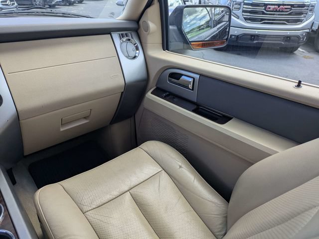 Used 2014 Ford Expedition EL XLT w/ Equipment Group 202A AWD/4WD image 21