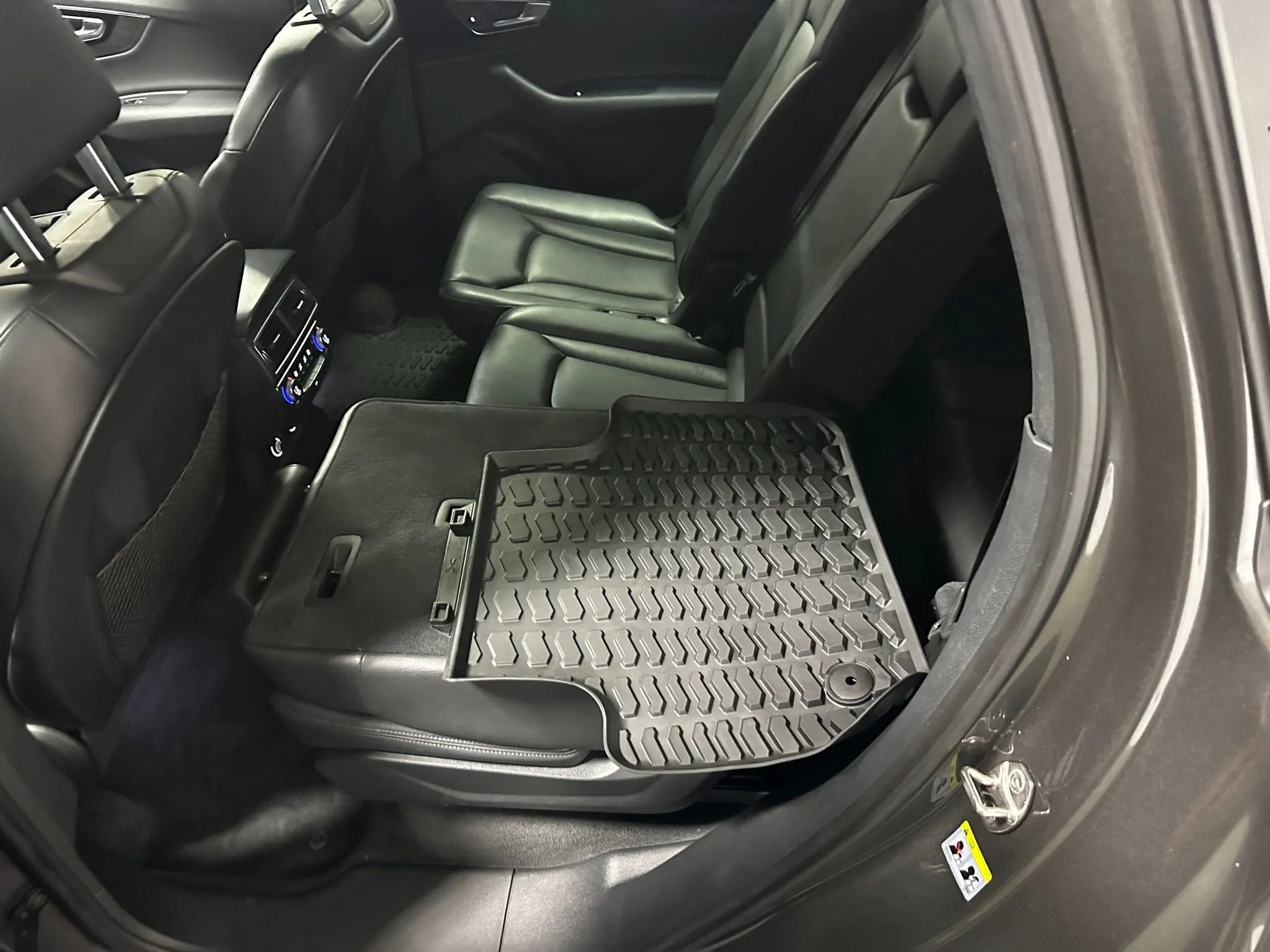 Used 2019 Audi Q7 3.0T Premium Plus w/ Premium Plus Package image 17