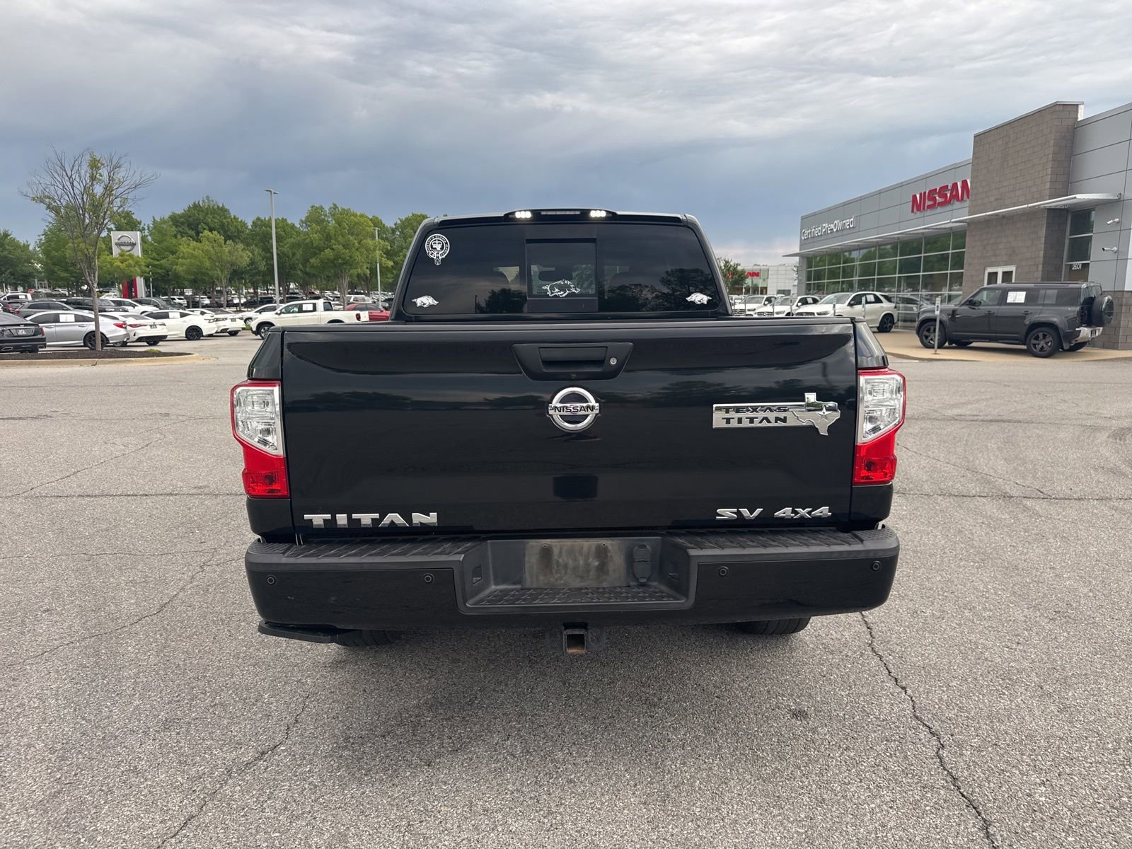 Used 2018 Nissan Titan SV w/ SV Convenience Package AWD/4WD image 6