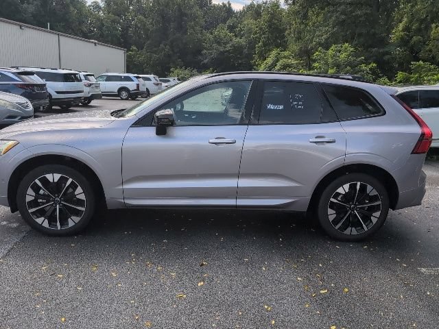 Used 2026 Volvo XC60 B5 Plus AWD/4WD image 4