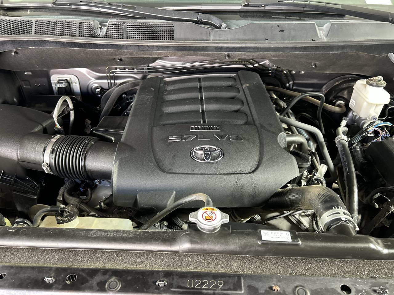 Used 2019 Toyota Tundra SR5 w/ TRD Off Road Package AWD/4WD image 10