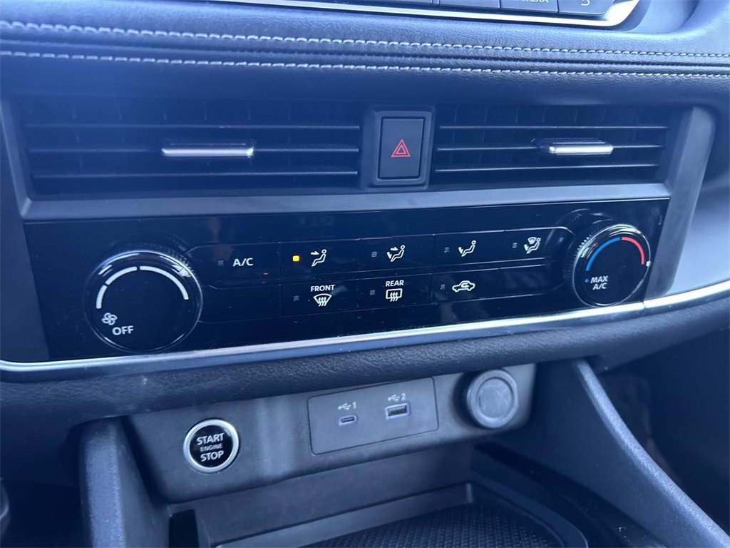 Used 2023 Nissan Rogue S image 29