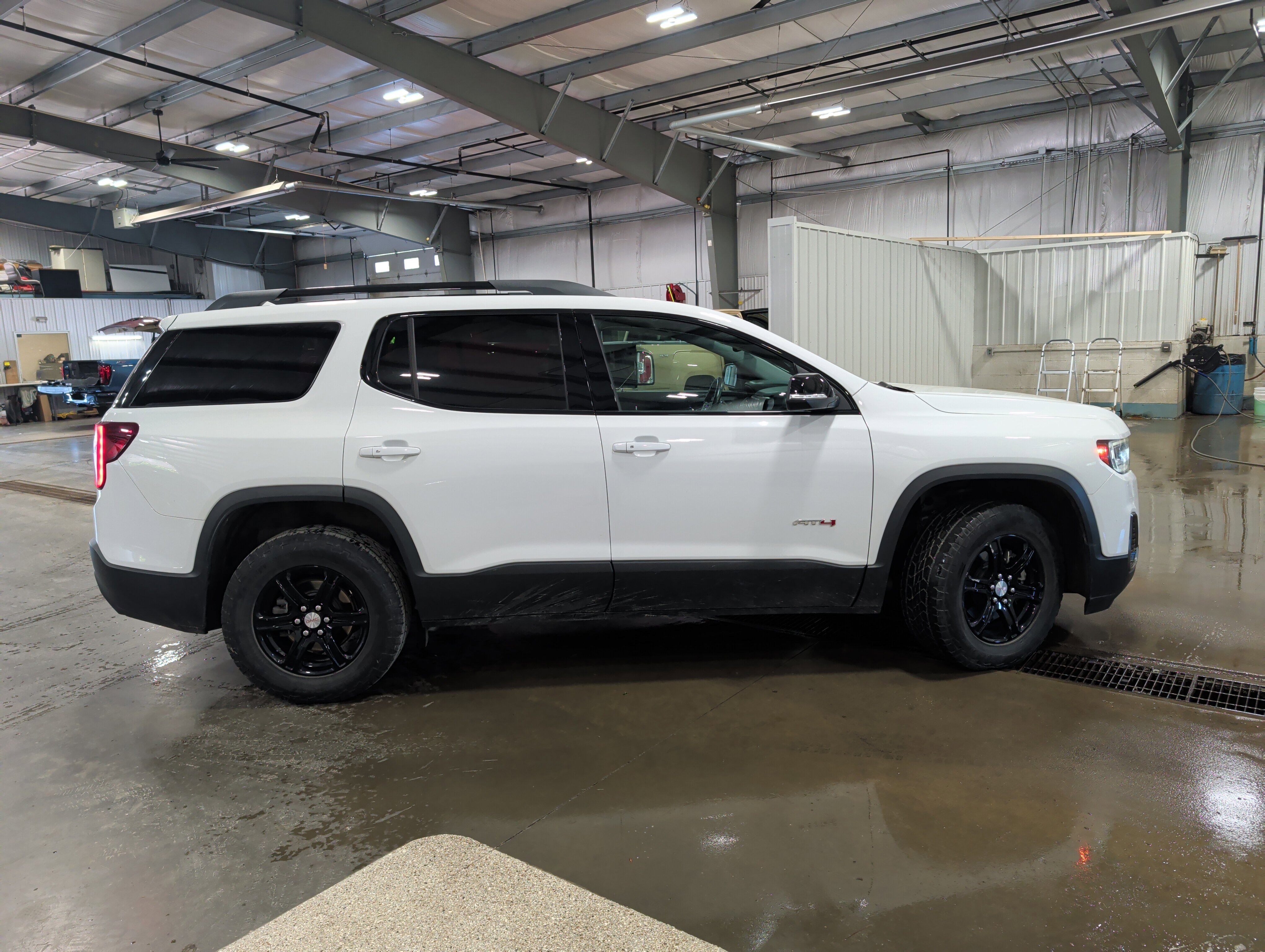 Used 2021 GMC Acadia AT4 w/ Trailering Package AWD/4WD image 2