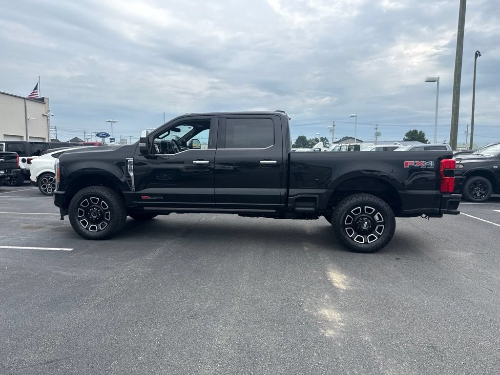 Used 2023 Ford F350 Platinum AWD/4WD image 2