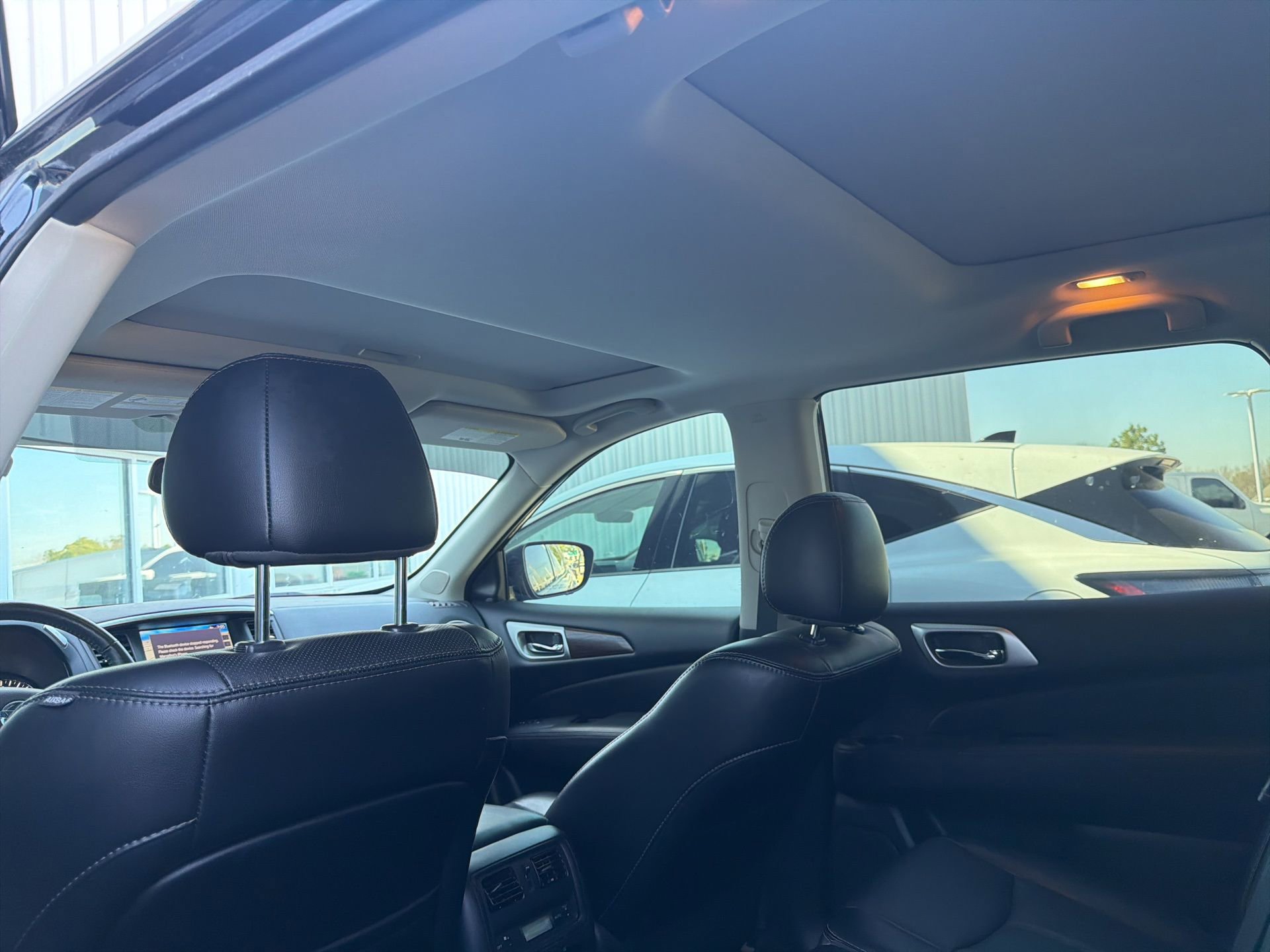 Used 2020 Nissan Pathfinder Platinum image 9