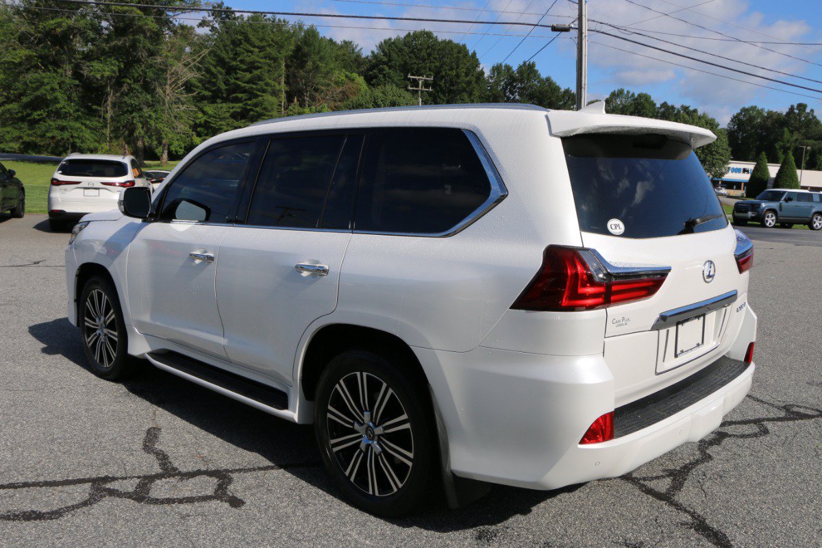 Used 2021 Lexus LX 570 4WD w/ Luxury Package image 3