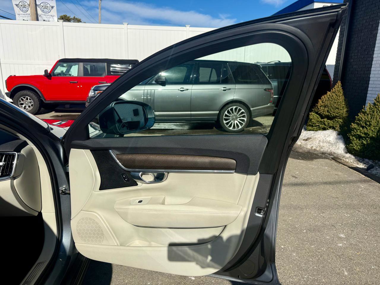 Used 2020 Volvo V90 T6 Cross Country AWD/4WD image 25