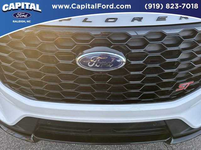 Certified 2025 Ford Explorer ST image 10