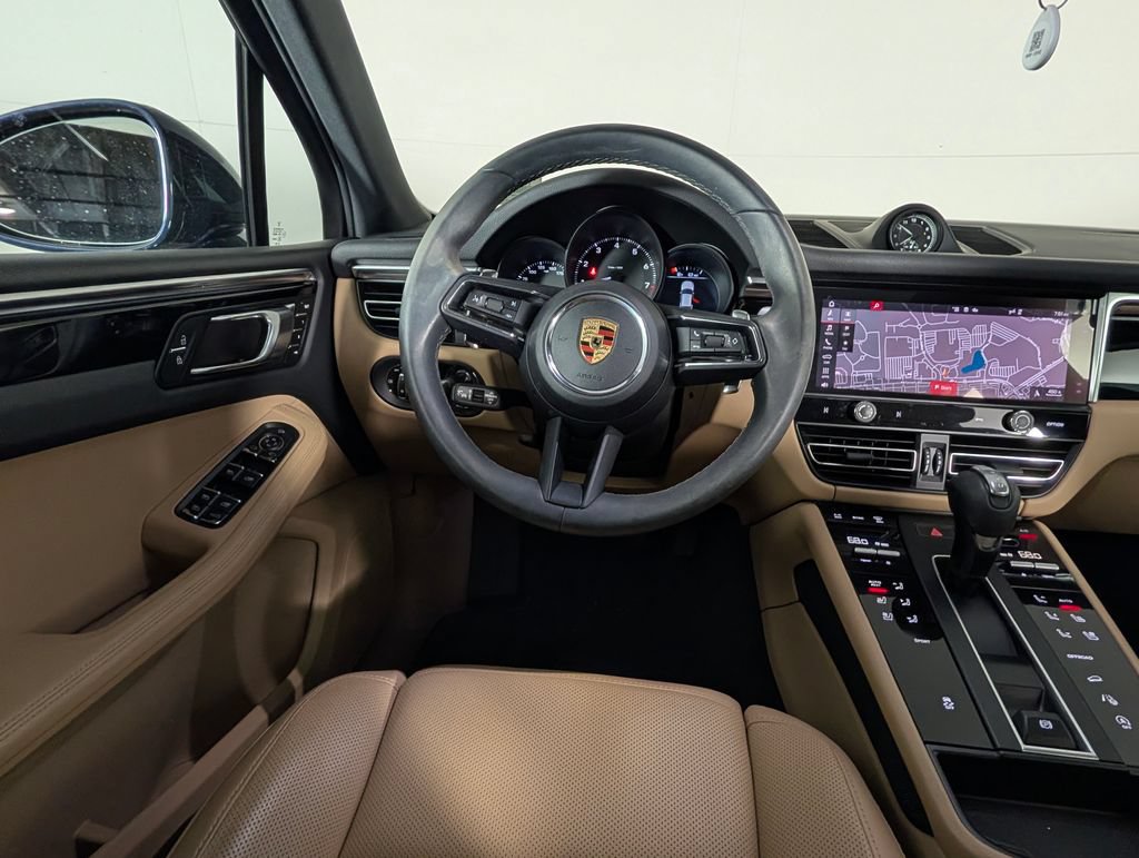 Certified 2023 Porsche Macan AWD/4WD image 21