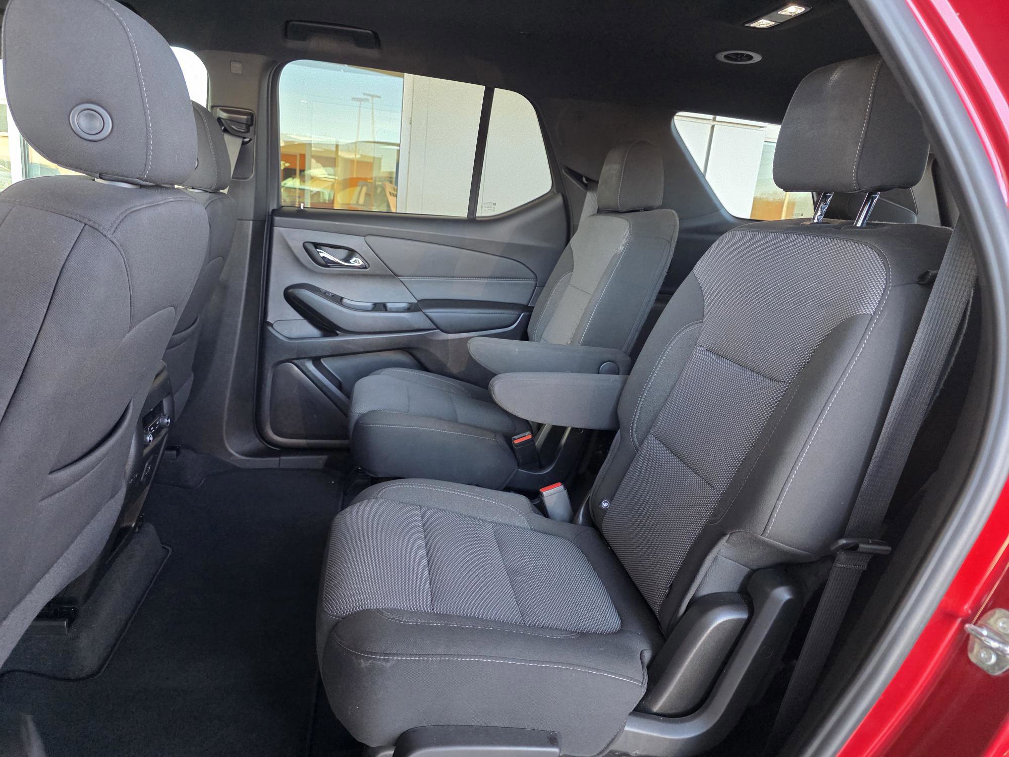 Used 2023 Chevrolet Traverse LT image 5