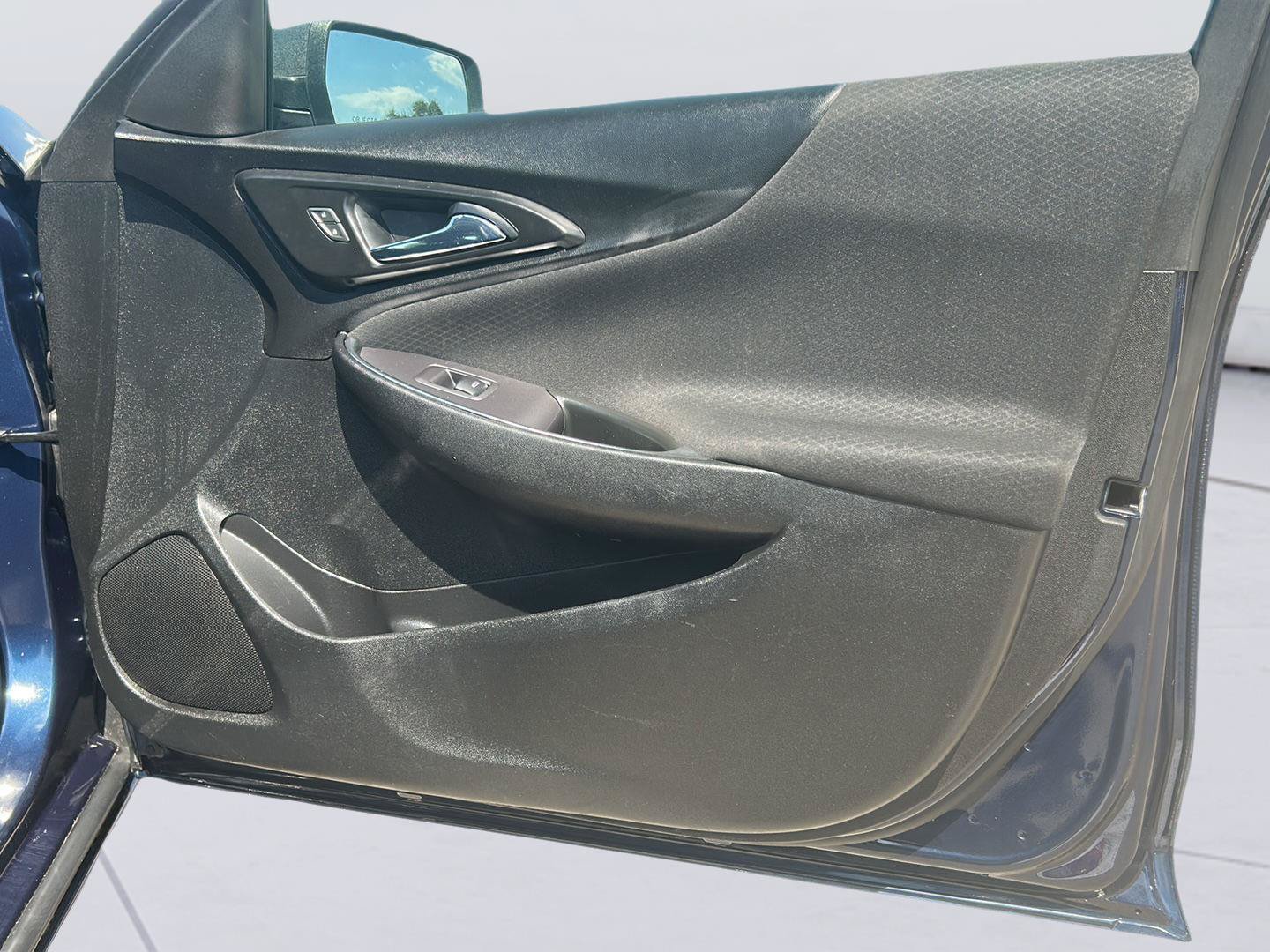 Used 2021 Chevrolet Malibu LT FWD image 24