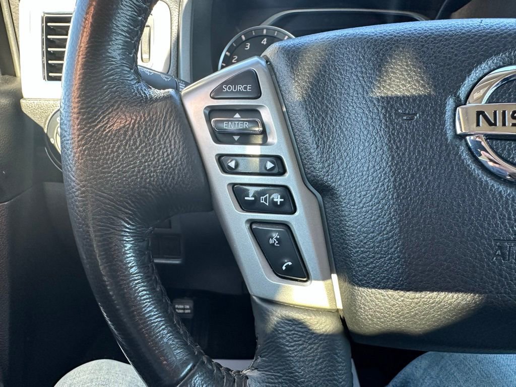 Used 2020 Nissan Titan SV w/ SV Convenience Package image 24
