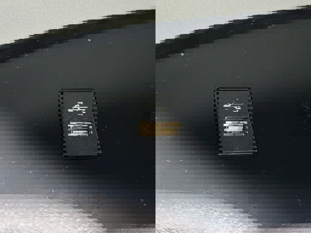 Used 2025 Toyota Sienna LE w/ LE Plus Package image 25